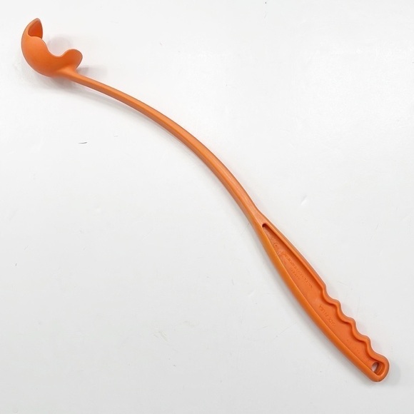 Chuck It ball throwing dog toy - Picture 4 of 6